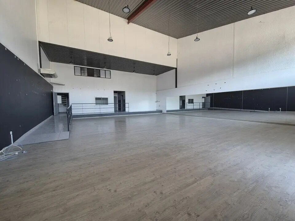 Flex dans Codognan à louer Photo du bâtiment- Image 1 de 7