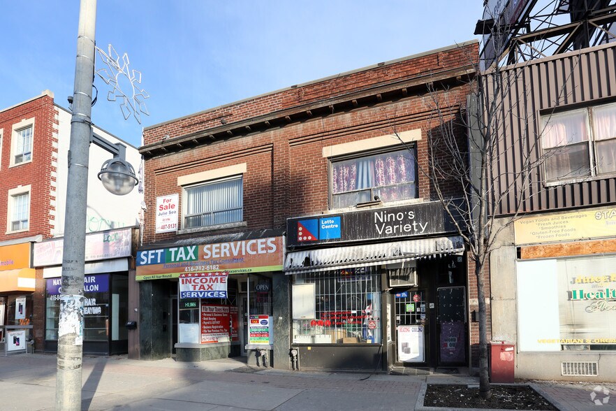 1656 Eglinton Ave W, Toronto, ON à louer - Photo du bâtiment - Image 3 de 4