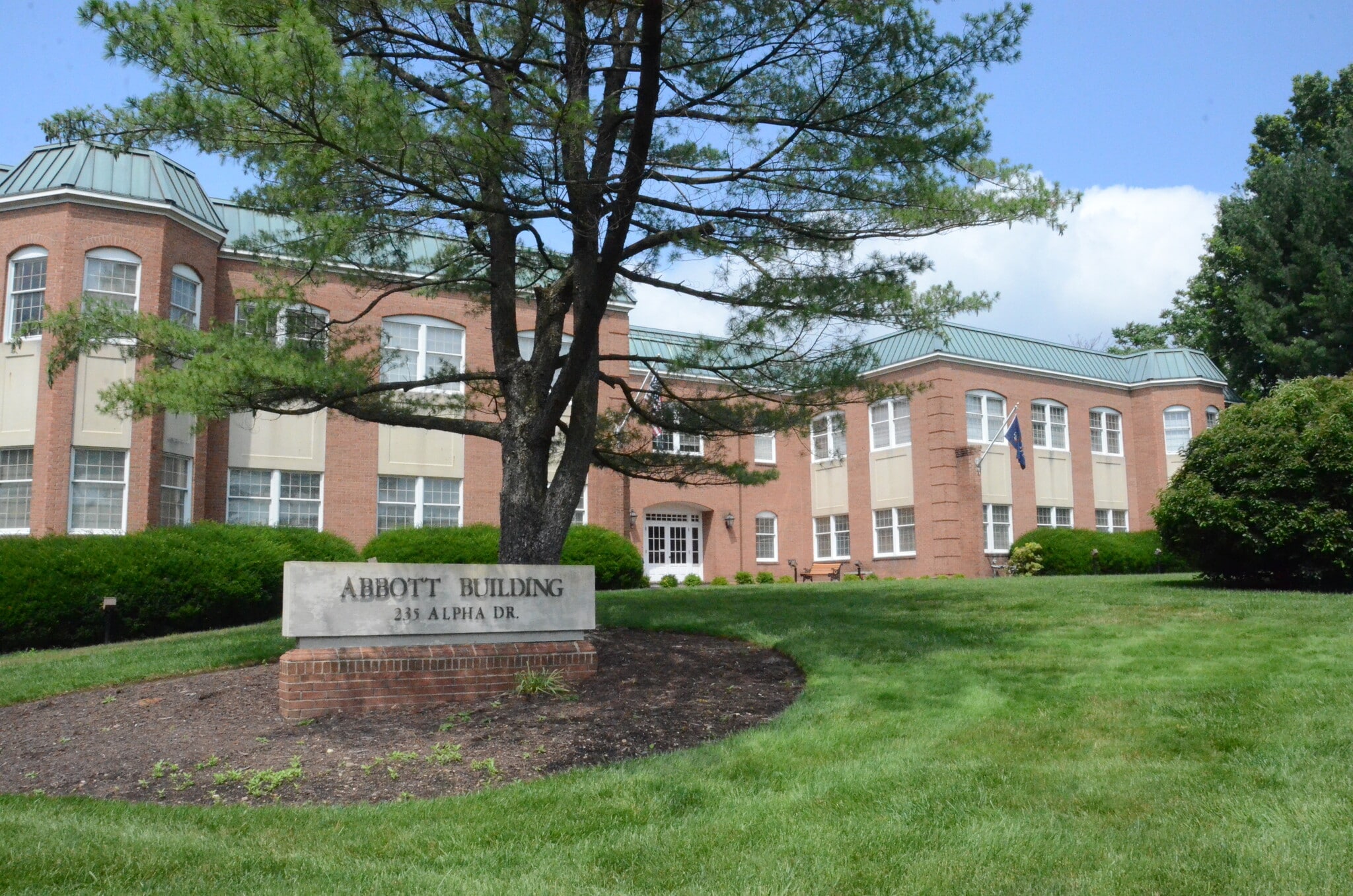 235 Alpha Dr, Pittsburgh, PA for sale Building Photo- Image 1 of 14