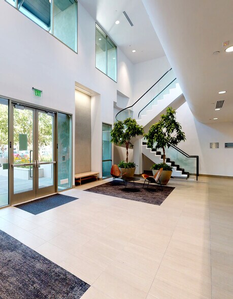 2901 Tasman Dr, Santa Clara, CA à louer - Hall d’entrée - Image 2 de 7