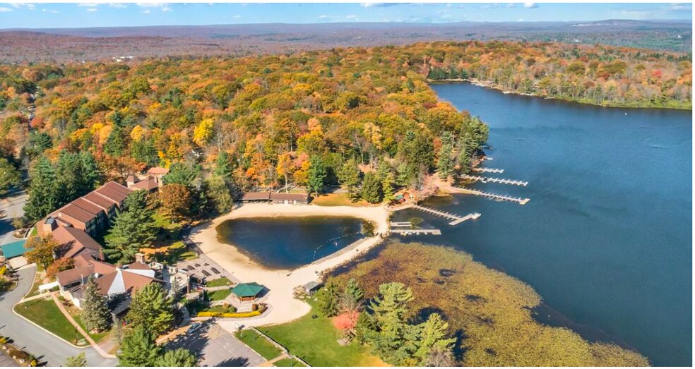 428 Moseywood Rd, Lake Harmony, PA à vendre - Photo du bâtiment - Image 2 de 16