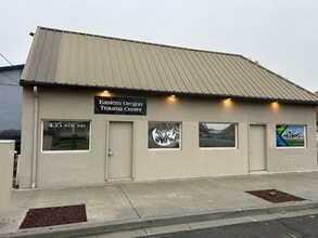 435 SW Dorion Ave, Pendleton, OR à louer Photo du bâtiment- Image 2 de 11