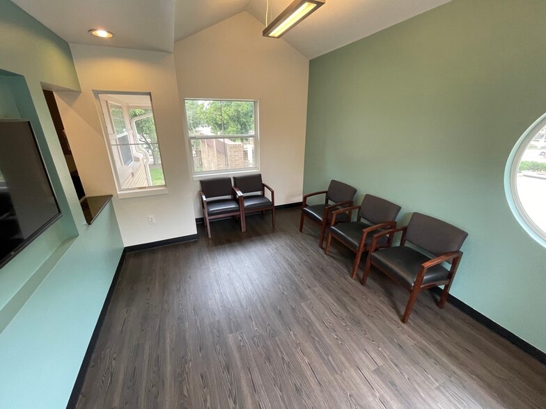 6171 Virginia Pky, McKinney, TX for lease - Interior Photo - Image 2 of 7