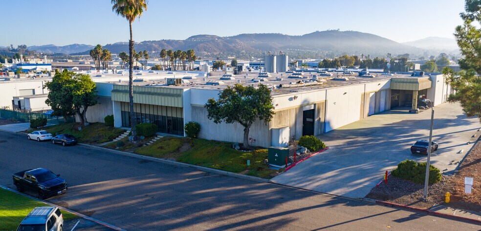 1515 Fayette St, El Cajon, CA à louer - Photo du bâtiment - Image 1 de 8