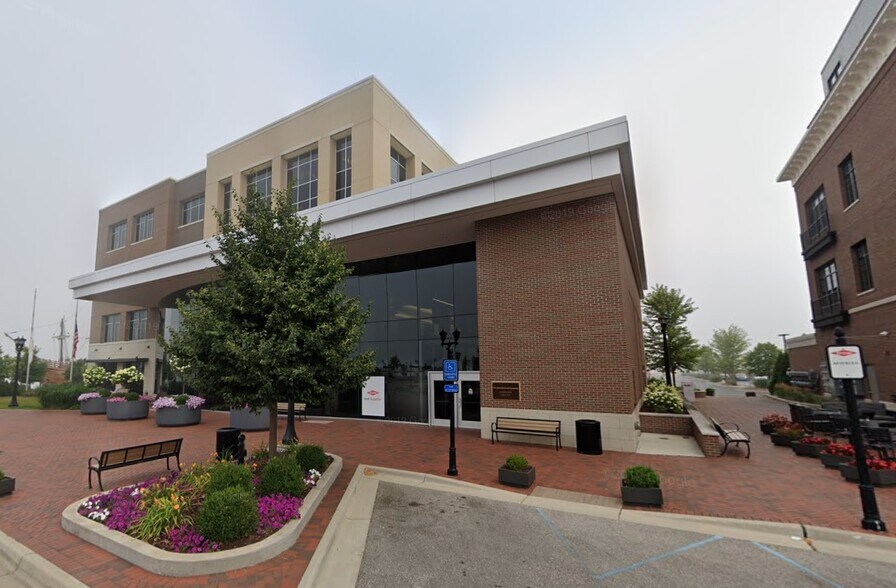 1 E Main St, Bay City, MI à louer - Photo du bâtiment - Image 2 de 4