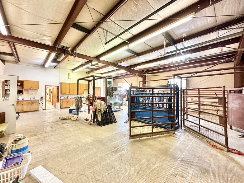 1005 E 6th Ave, Belton, TX à vendre - Photo intérieure - Image 2 de 12