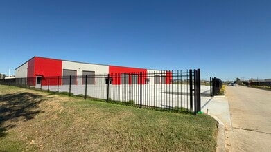 4333-4334 Kreinhop Rd, Spring, TX for lease Interior Photo- Image 2 of 11