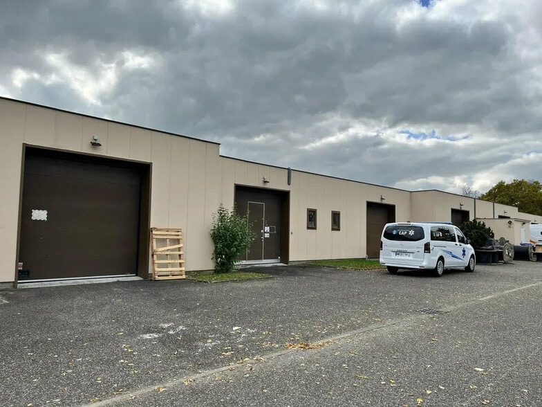 10-12 Rue Jean Monnet, Eckbolsheim for lease - Building Photo - Image 3 of 13