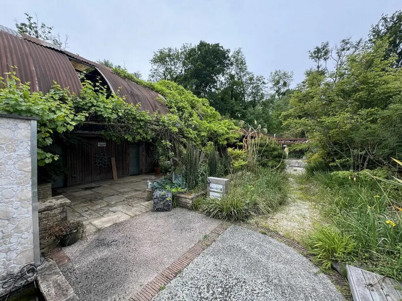 Local d'activités dans Presles à vendre - Photo du bâtiment - Image 2 de 5