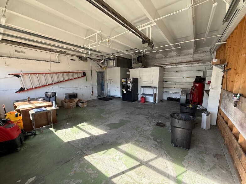 6005 Charlotte Pike, Nashville, TN à louer - Photo du bâtiment - Image 2 de 9