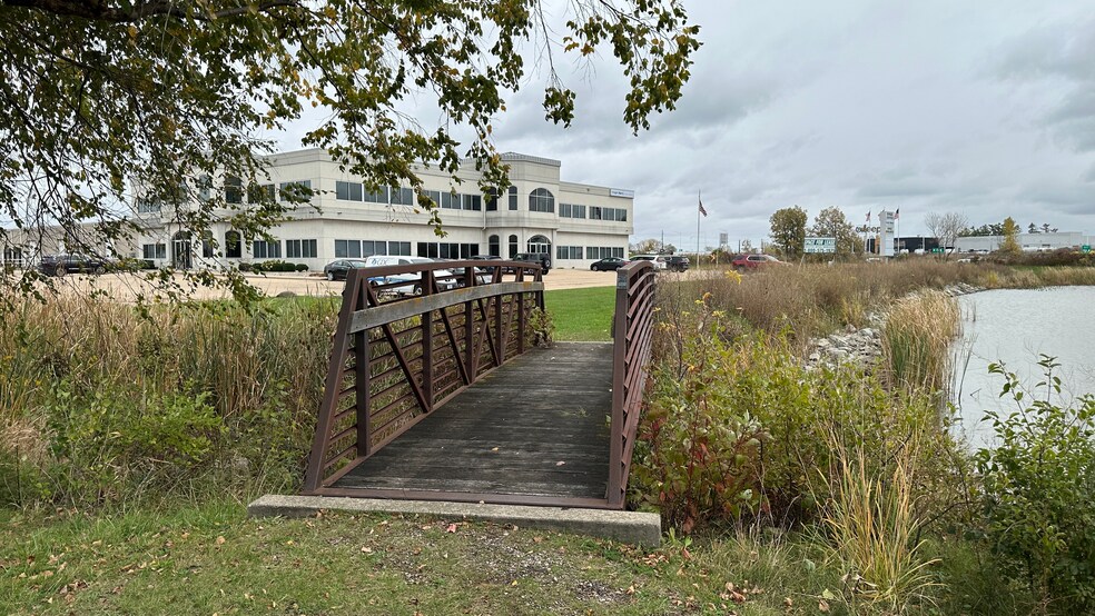 3051 Progress Way, Kaukauna, WI à louer - Photo du bâtiment - Image 3 de 39