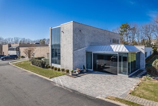 Plus de détails pour 252 Indian Head Rd, Kings Park, NY - Industriel à louer