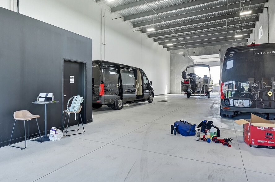 14217 S 220th St, Gretna, NE for lease - Building Photo - Image 3 of 30