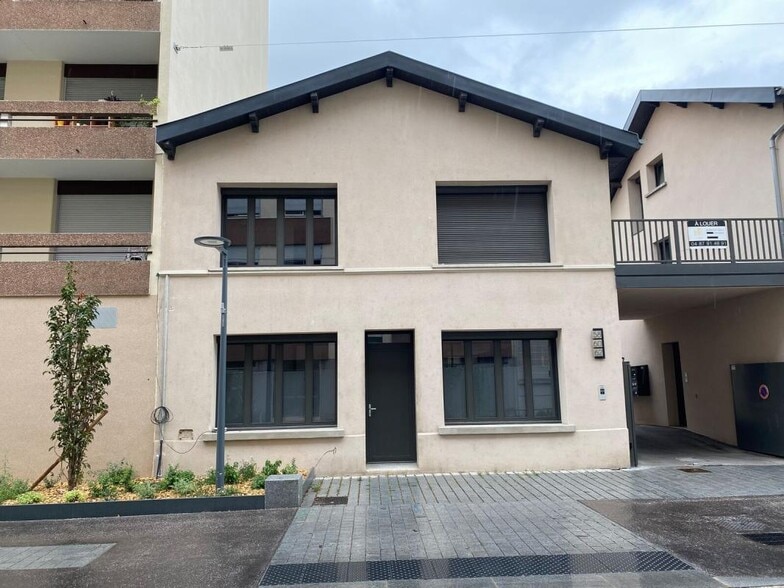 62 Rue Paul Verlaine, Villeurbanne for lease - Building Photo - Image 2 of 9