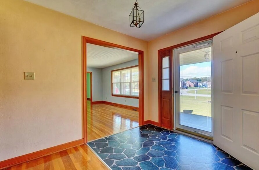 4530 Shoulders Hill Rd, Suffolk, VA à vendre - Photo du bâtiment - Image 2 de 48