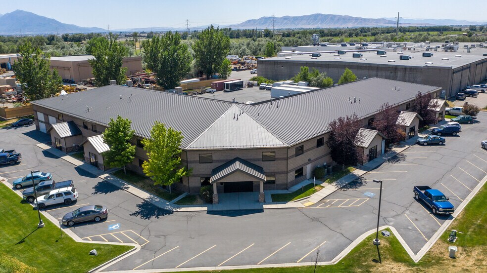 1195 N Spring Creek Pl, Springville, UT for lease - Building Photo - Image 1 of 7