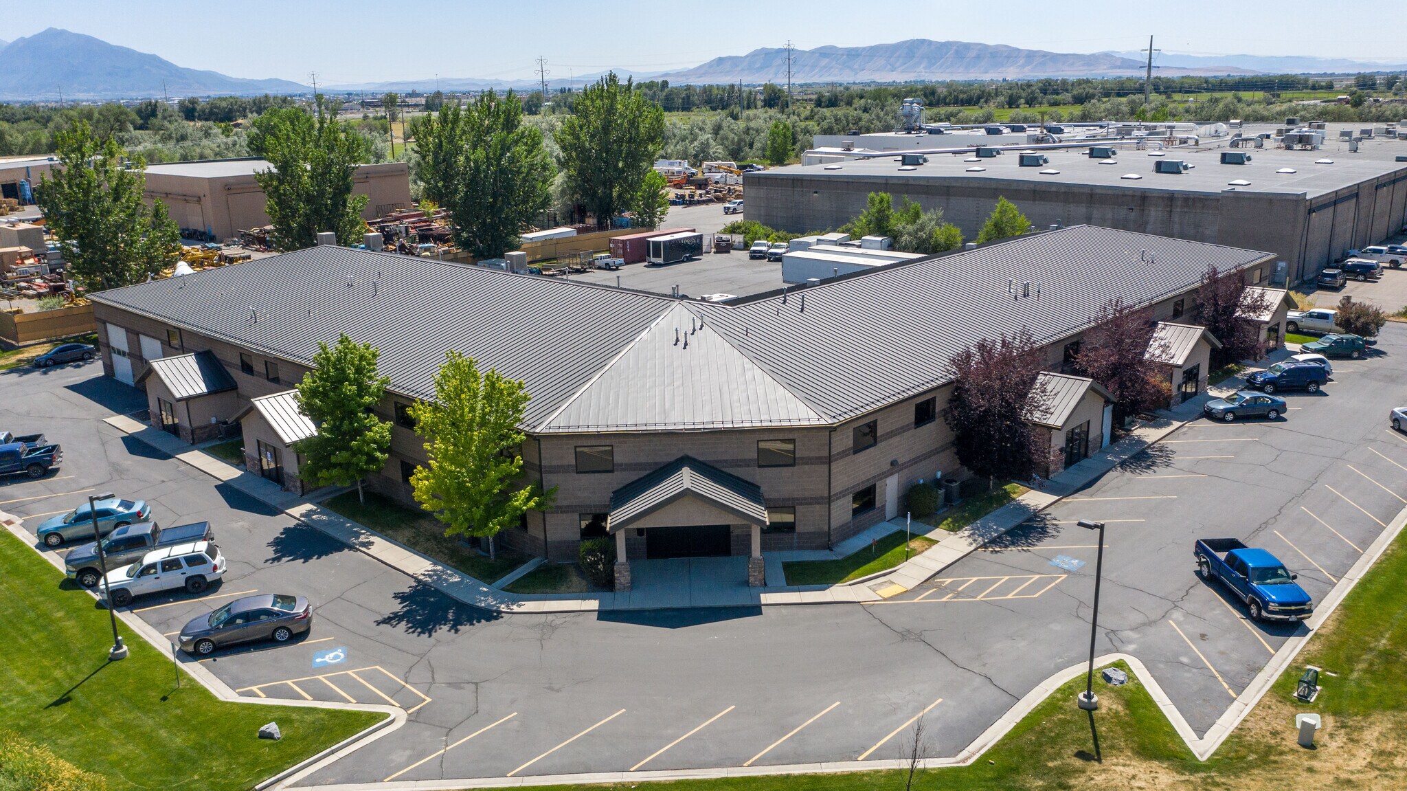 1195 N Spring Creek Pl, Springville, UT for lease Building Photo- Image 1 of 8