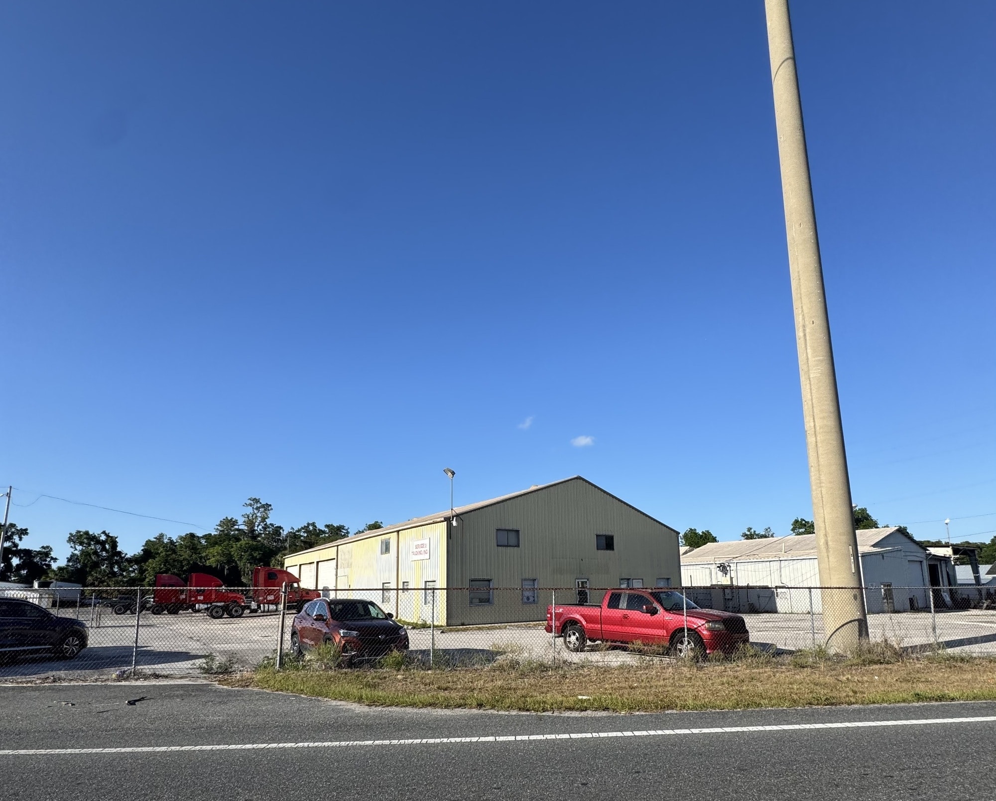 14439 County Rd 44 Rd, Grand Island, FL for lease Primary Photo- Image 1 of 30