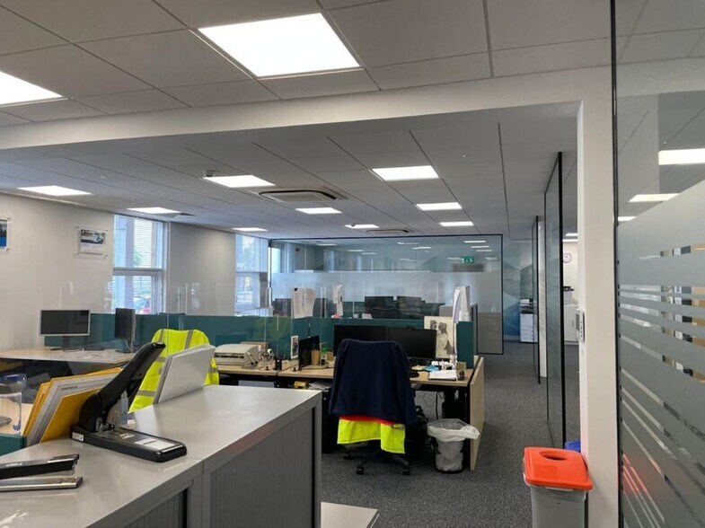 487-488 Ipswich Rd, Slough à louer - Photo du bâtiment - Image 3 de 12