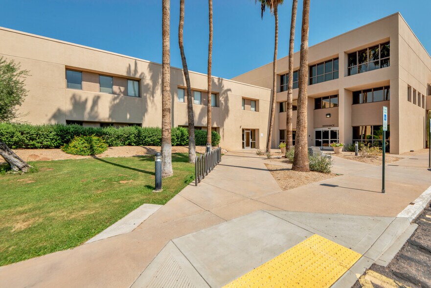 10250 N 92nd St, Scottsdale, AZ à louer - Photo du bâtiment - Image 2 de 9