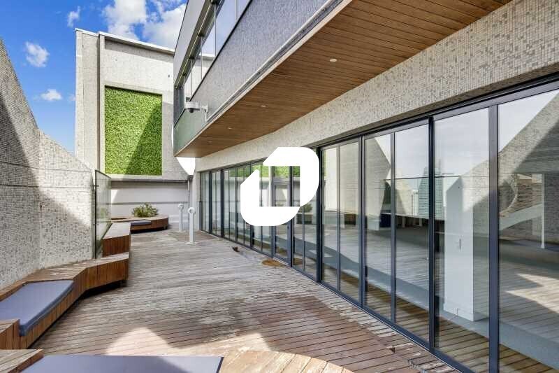 Bureau dans Courbevoie à louer - Photo du bâtiment - Image 1 de 6