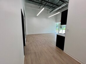 11602 lake underhill Rd, Orlando, FL for lease Interior Photo- Image 1 of 8