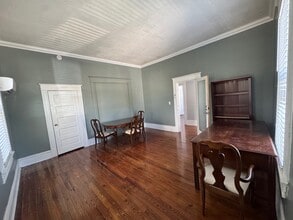 210 Platt St W, Tampa, FL à louer Photo intérieure- Image 1 de 2