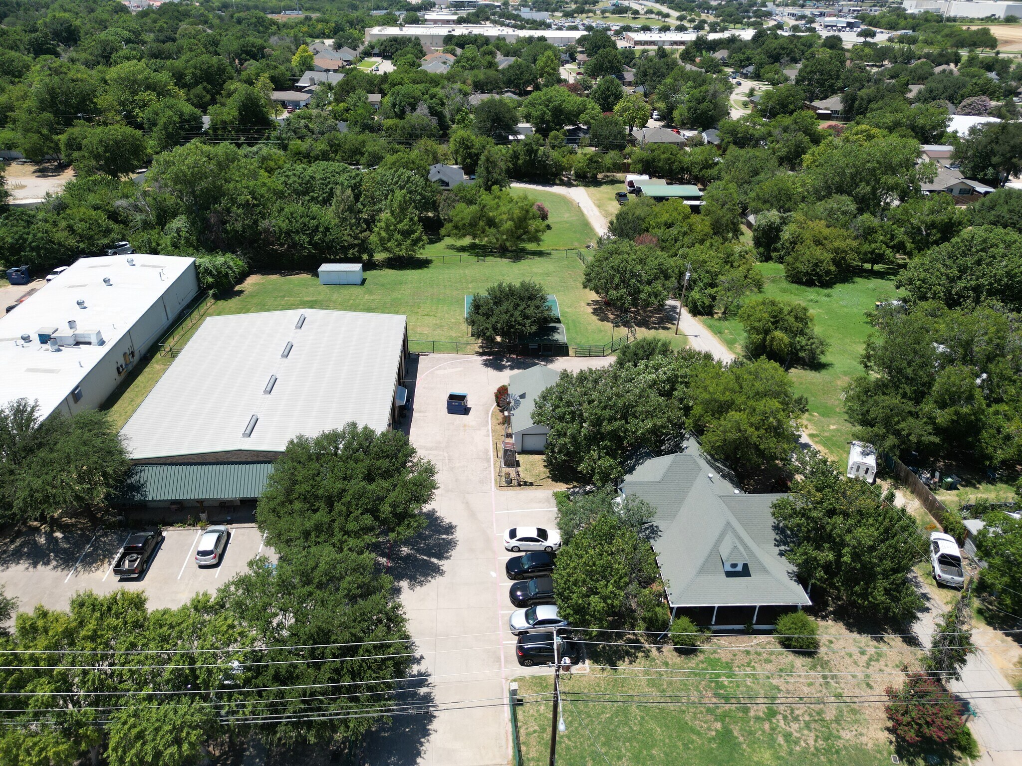 729 N Cowan Ave, Lewisville, TX à vendre Photo principale- Image 1 de 24