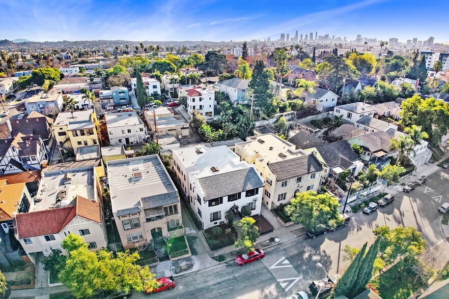 852 N Oxford Ave, Los Angeles, CA à vendre - Photo du bâtiment - Image 2 de 21