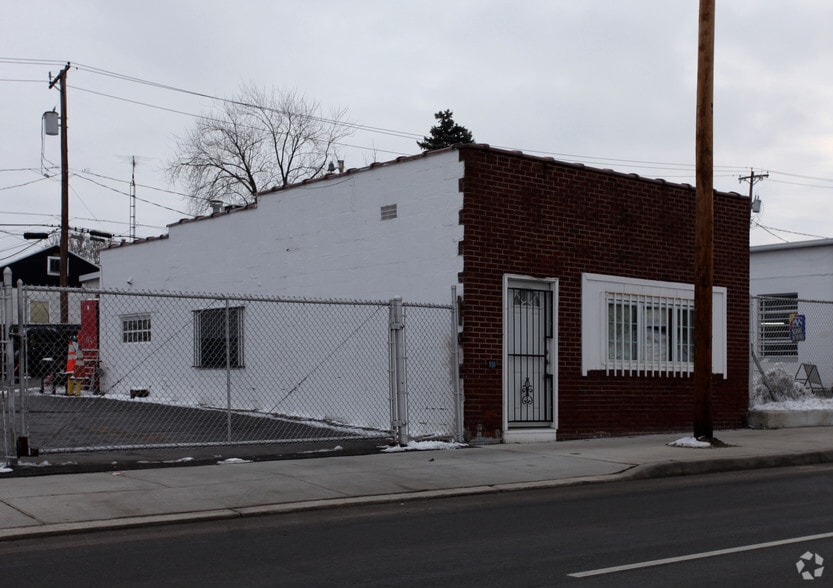 3532-3548 Lagrange St Sale portfolio of 2 properties for sale on LoopNet.ca - Building Photo - Image 2 of 2