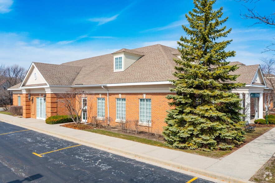 222 S Greenleaf St, Gurnee, IL for lease - Building Photo - Image 3 of 8