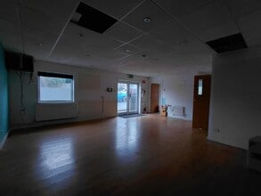 Bolding Way, Haywards Heath for lease Interior Photo- Image 2 of 2