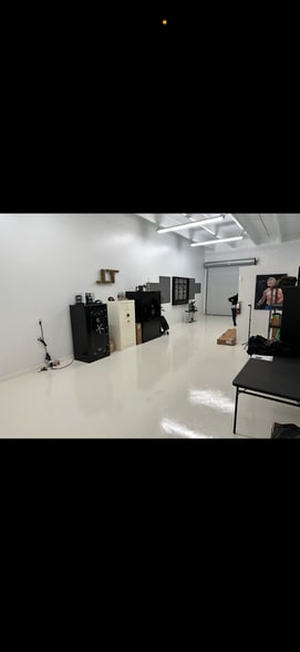 516 Commerce Way E, Jupiter, FL for lease - Building Photo - Image 3 of 5