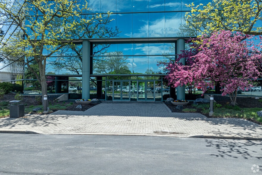 450 E Devon Ave, Itasca, IL à louer - Photo du bâtiment - Image 2 de 5