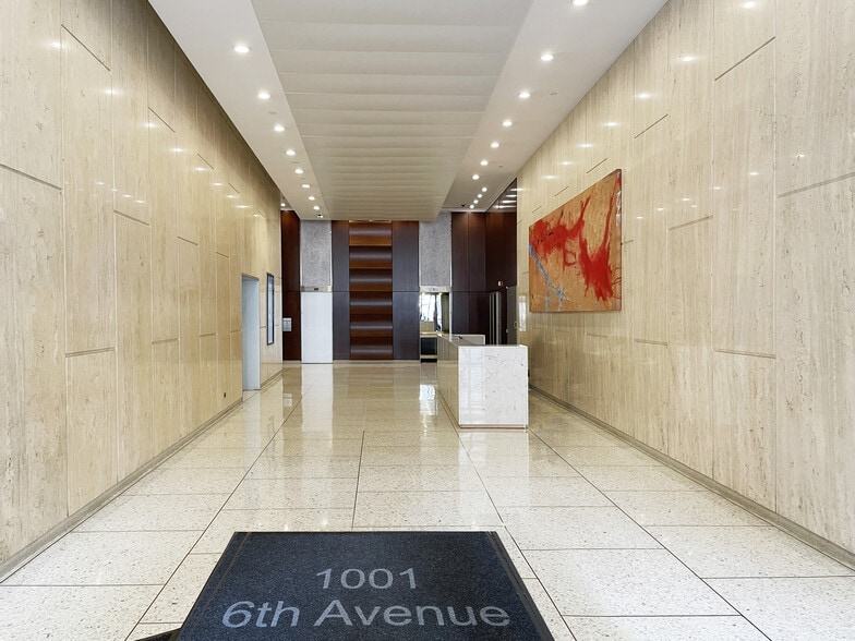 1001 6th Ave, New York, NY for lease - Building Photo - Image 2 of 4