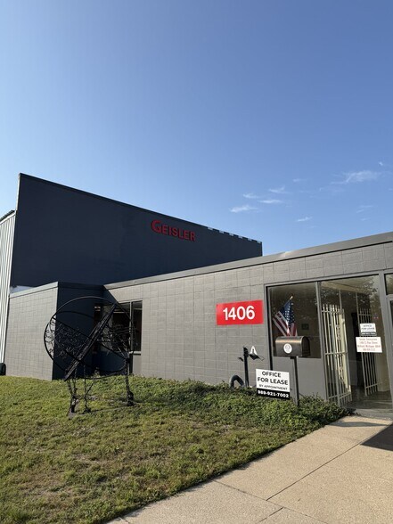 1406-1414 E Pine St, Midland, MI for lease - Building Photo - Image 2 of 21