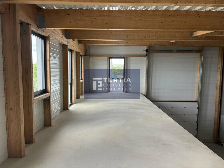 Flex in Vailhauquès for lease - Interior Photo - Image 2 of 10
