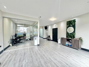 12 Railway St, Chatham for lease Interior Photo- Image 2 of 7