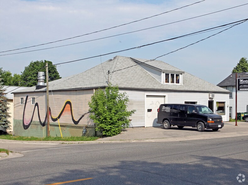 54 Main St S, Uxbridge, ON à vendre - Photo principale - Image 1 de 1