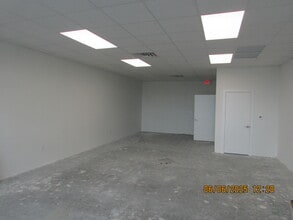 17230-17250 S Tamiami Trl, Fort Myers, FL for lease Interior Photo- Image 2 of 5