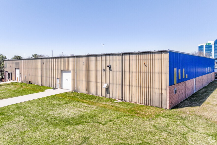 5330 S Service Rd, Burlington, ON for sale - Building Photo - Image 2 of 21