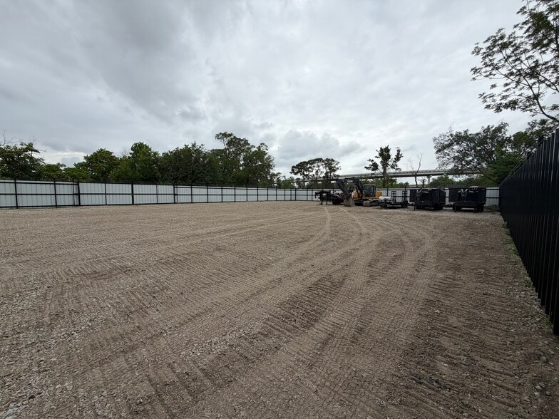 14741 Waldine st, Houston, TX for lease - Building Photo - Image 1 of 6