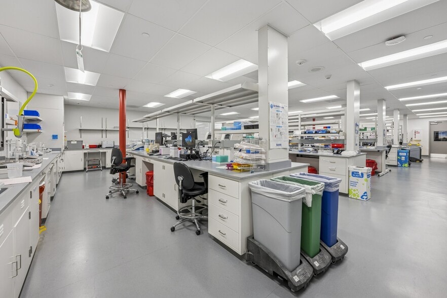 4039 Avenida De La Plata, Oceanside, CA for sale - Interior Photo - Image 2 of 5