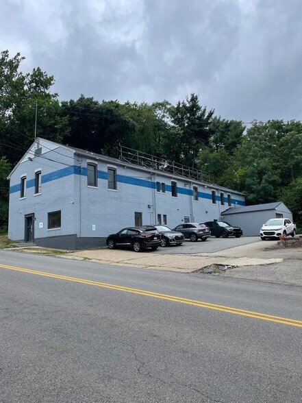 108 Rosslyn Rd, Carnegie, PA à louer - Photo du bâtiment - Image 3 de 4