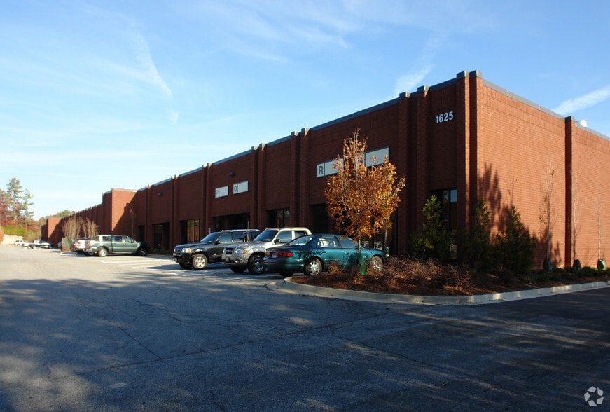 1625 Lakes Pky, Lawrenceville, GA for lease - Building Photo - Image 3 of 11