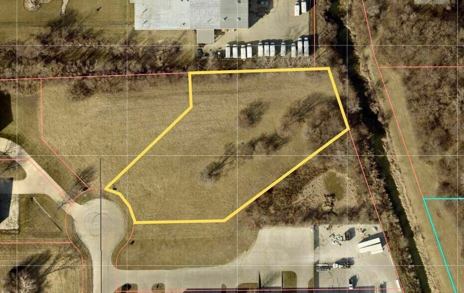 3180 Grand Prix dr, Decatur, IL à vendre - Photo du bâtiment - Image 2 de 2