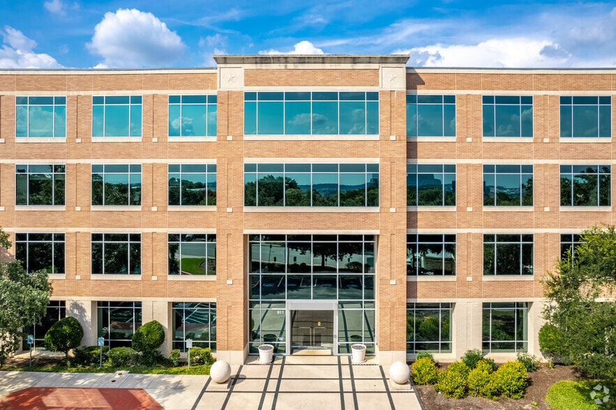 911 N Central Pky, San Antonio, TX for lease - Building Photo - Image 3 of 9