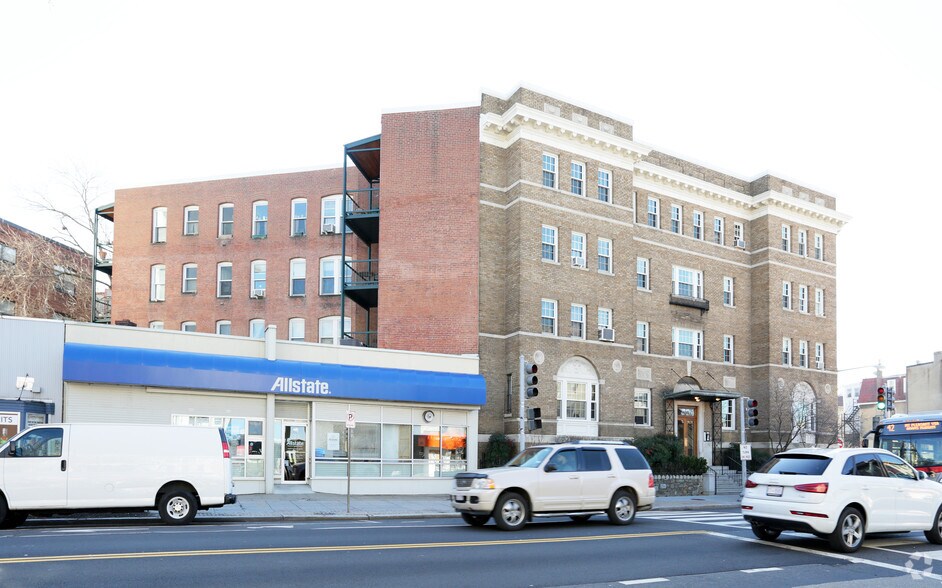 1736 Columbia Rd NW, Washington, DC à louer - Photo du bâtiment - Image 3 de 5