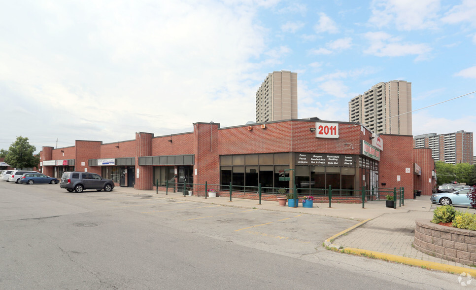 2011 Lawrence Ave W, Toronto, ON à vendre - Photo principale - Image 1 de 1