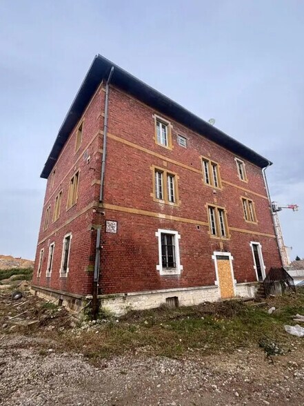 Bureau dans Montigny-lès-Metz à vendre - Photo du bâtiment - Image 1 de 3